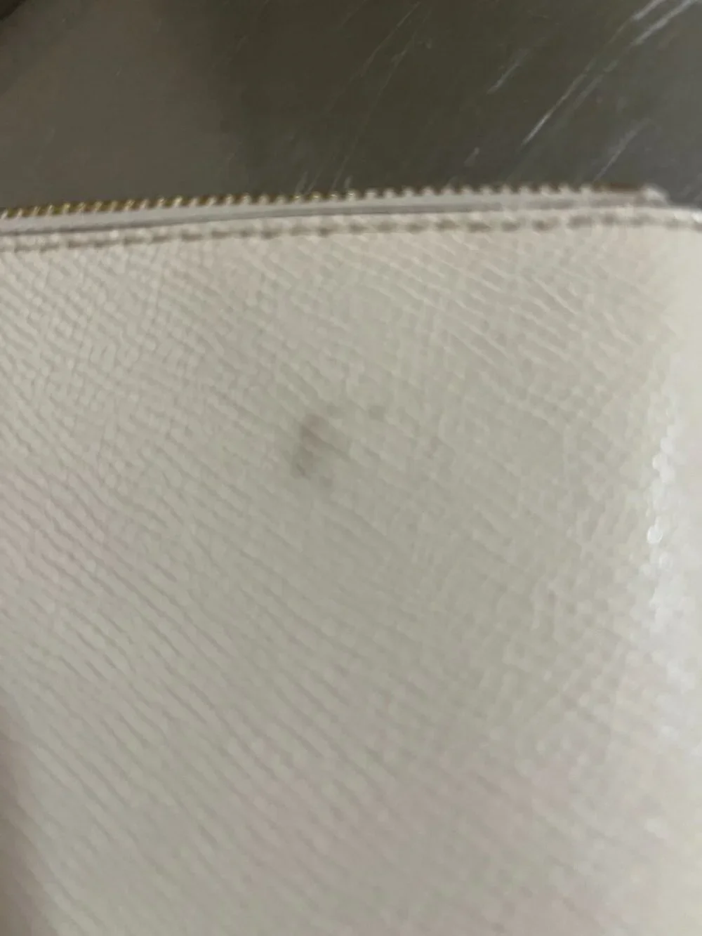 COACH Corner Zip Chalk White Wristlet Pouch Purse Wallet